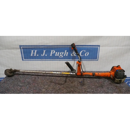 686 - Husqvarna 535RXT brush cutter