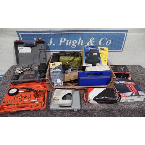 690 - Cordless drills, heat guns, polishing machine and other power tools