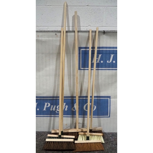 723 - Assorted brooms - 5