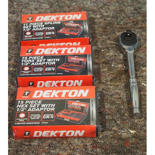 735 - Set of splines, torx and hex keys complete with ratchet