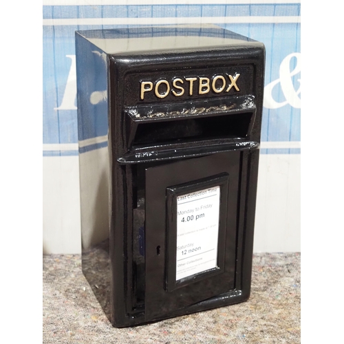 766 - Postbox complete with 2 keys 17