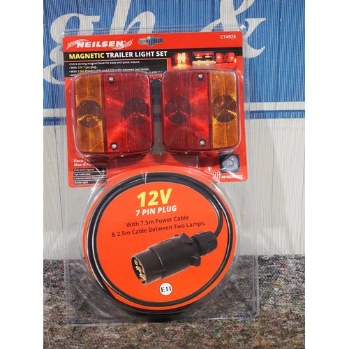 781 - Magnetic trailer light set