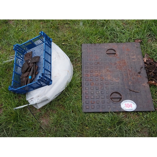 104 - Manhole cover and garden accessories