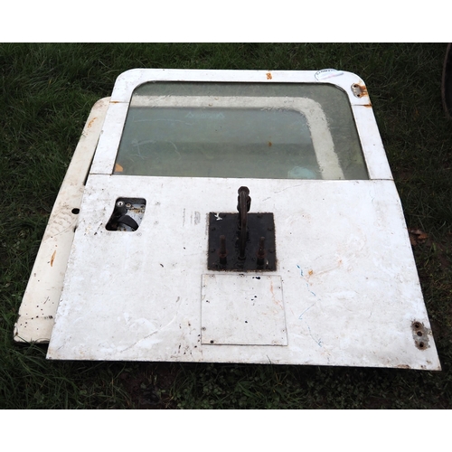 117 - Land Rover rear doors - 2