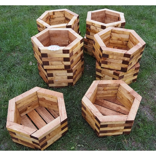 127 - Wooden planters - 10