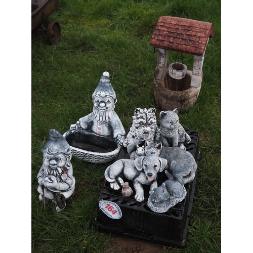 164 - Garden ornaments - 9