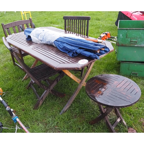 181 - Garden table and chairs