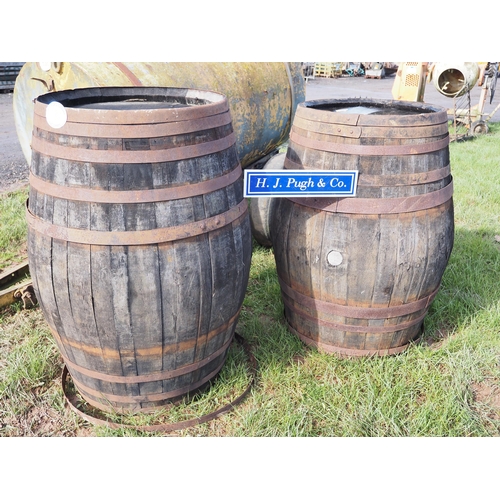 537 - Large cider barrels - 2