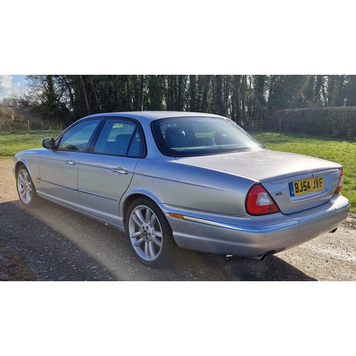 234 - Jaguar XJR V8 Auto Saloon. 2004. 4196cc
Runs and drives. MOT until 18/5/24. Driven 100 miles to sale... 