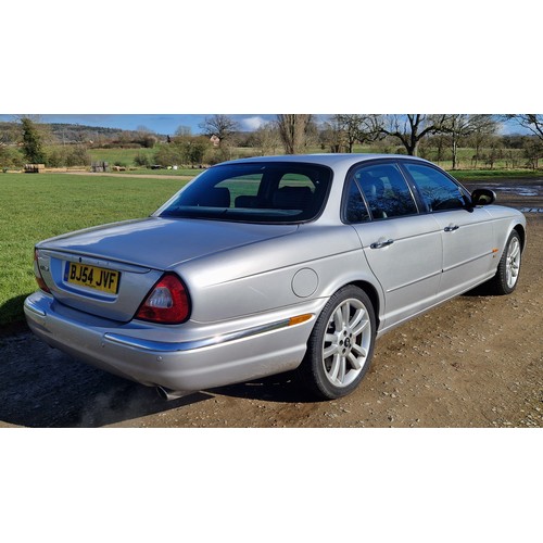 234 - Jaguar XJR V8 Auto Saloon. 2004. 4196cc
Runs and drives. MOT until 18/5/24. Driven 100 miles to sale... 