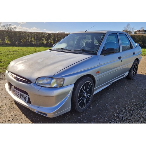 235 - Ford Escort LX Hatchback. 1996. 1597cc
Runs and drives. Underneath is solid. Needs an MOT. Comes wit... 