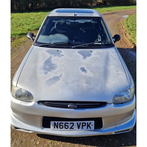 235 - Ford Escort LX Hatchback. 1996. 1597cc
Runs and drives. Underneath is solid. Needs an MOT. Comes wit... 