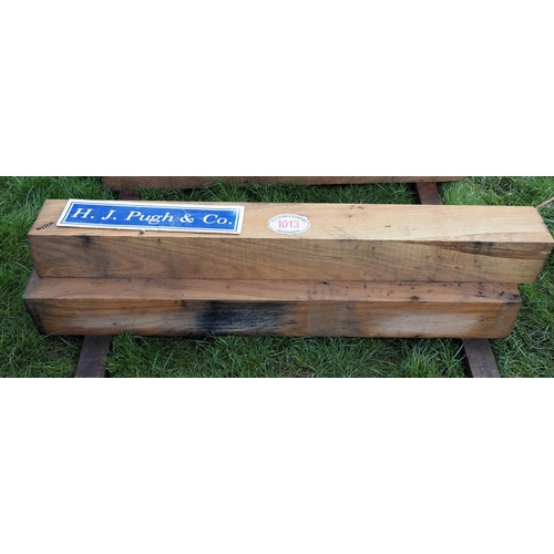 1013 - Oak beams 1.3m x150x150 - 3