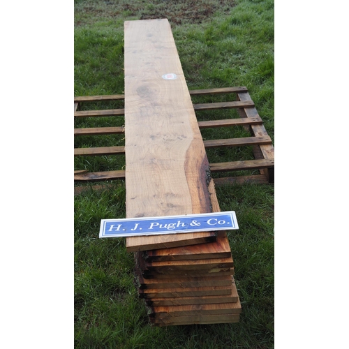 1049 - Oak boards 3.1m x340x20 - 11