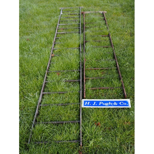 1079 - Steel ladders - 2