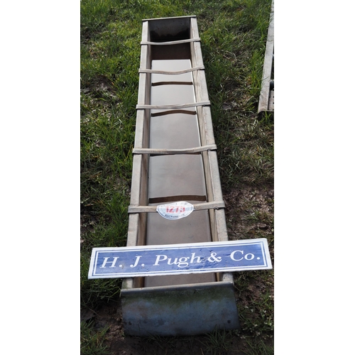 1275 - Galvanised feed trough 6ft