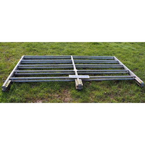 1277 - Galvanised cattle hurdles 10ft - 3