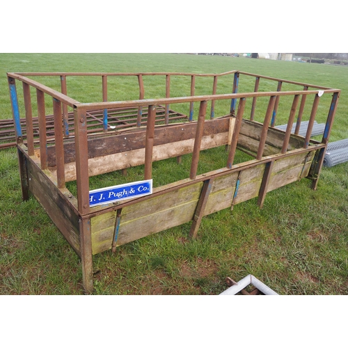 1307 - Rectangular hay feeder