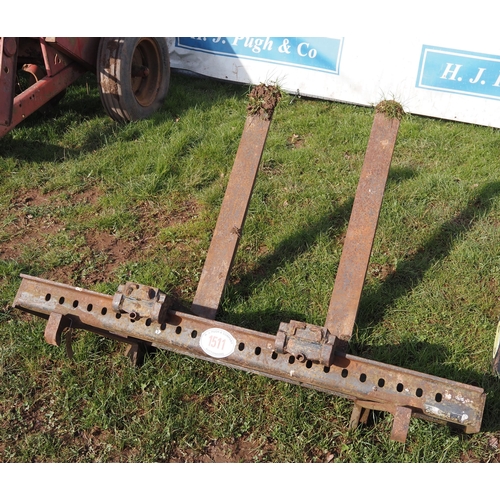 1511 - Pallet tines. Euro brackets