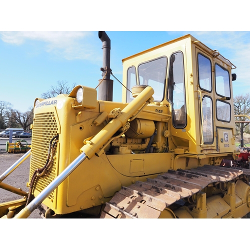 1519 - Caterpillar D6D bulldozer. straight blade with tilt. ROPS cab. Runs and drives, showing 8061 hours