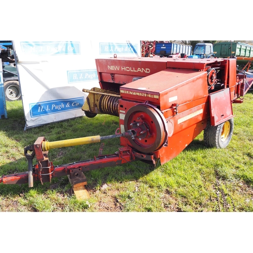 1551 - New Holland 377 baler