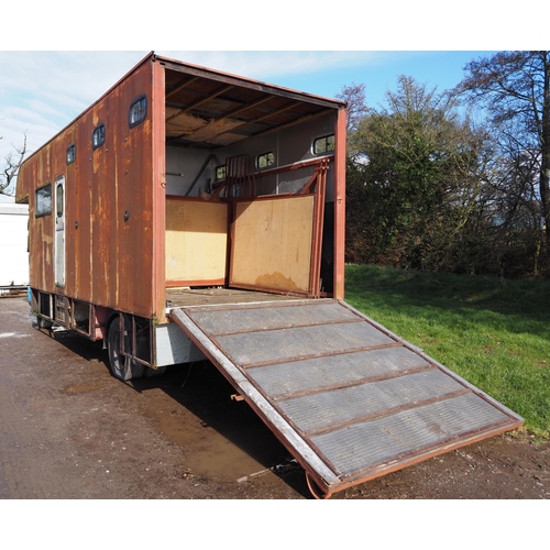 1577 - Iveco horse box 75E15. Reg. P833 OEX. V5 and keys in office