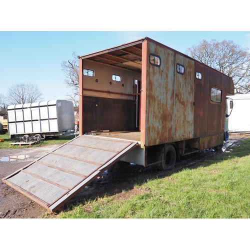 1577 - Iveco horse box 75E15. Reg. P833 OEX. V5 and keys in office