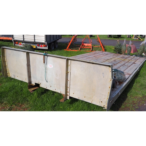 1469 - Aluminium lorry/trailer bed 18ft long