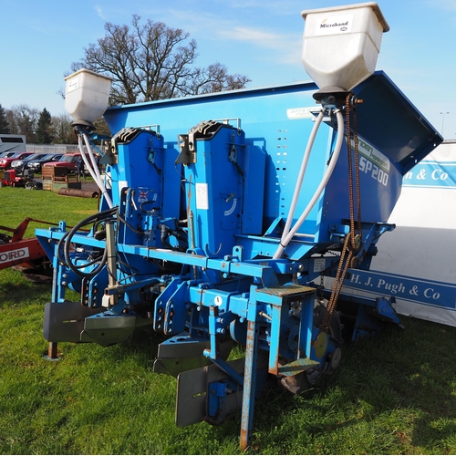 1482 - Standen Pearson 2 row potato planter