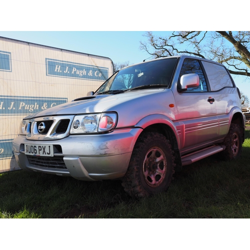 1613 - Nissan Terrano. Manual, 77,000 miles. Runs and drives, needs slave cylinder. Reg. AU06 PXJ. Keys in ... 