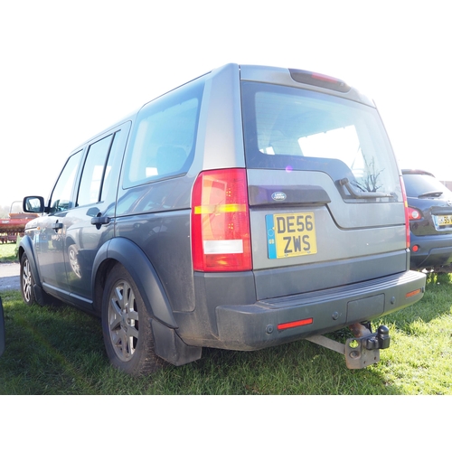 1618 - Land Rover Discovery. Automatic. MOT until 15/5/24. Showing 127,178 Miles. Reg. DE56 ZWS. V5 and key... 