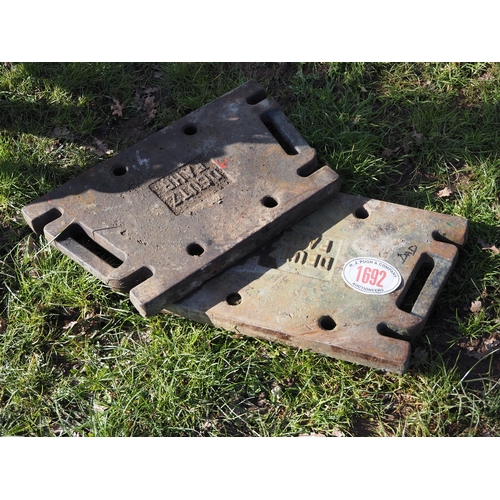 1692 - Deutz Fahr wafer weights - 2