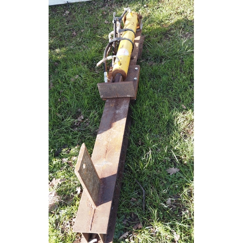 1703 - Hydraulic log splitter