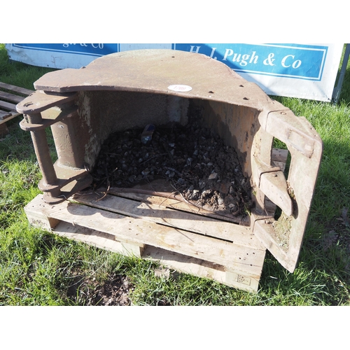 1709 - Digger bucket 2ft