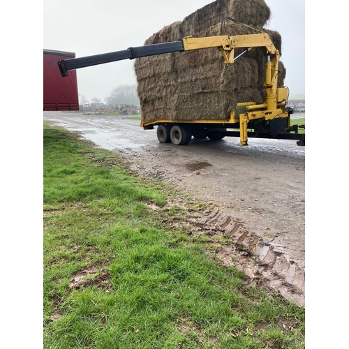 1582 - Beaver tail low loader trailer. Fitted with Atlas hiab, jack legs and ramps. In  working order. 18x8... 