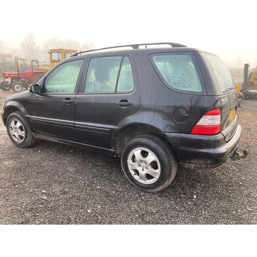 1625 - Mercedes ML270. Automatic, 124,800 miles. MOT until 25/09/24. Reg. LT53 VKL. V5 and keys in office