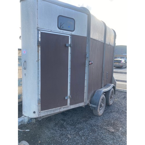 1628 - Ifor Williams HD401R horsebox trailer