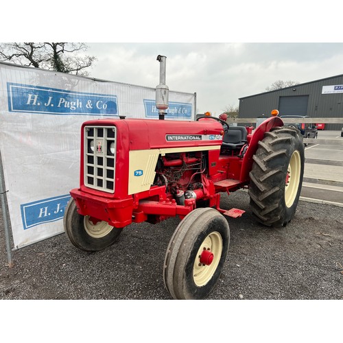 562 - International/KIMCO 676 6 cylinder tractor. Runs and drives, good tyres. No docs