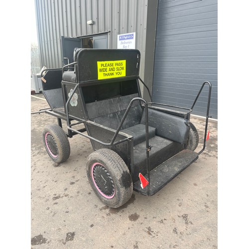 1014 - Four wheeled exercise vehicle, cob size up to 14.2hh