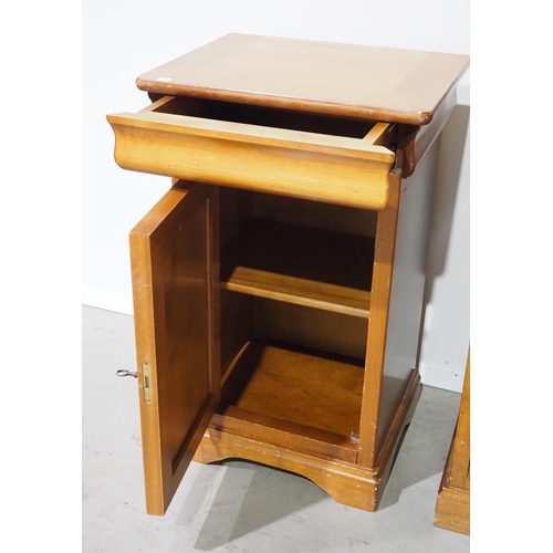 630 - Pair of Consorzio Mobili Italian bedside cabinets in fruit wood with lock and key H27½