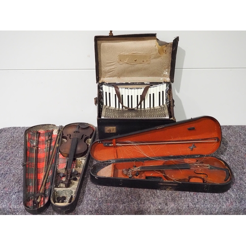 186 - Accordion and violins - 2