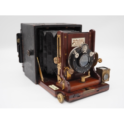 277 - James A. Sinclair & Co. Ltd. Una camera with case and accessories