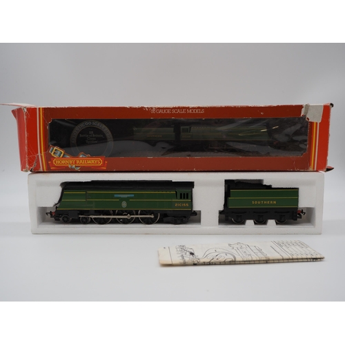 66 - Hornby SR Battle of Britain Class 'Spitfire' OO gauge locomotive and tender in box