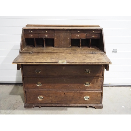 531 - Georgian oak bureau with 4 long drawers H43