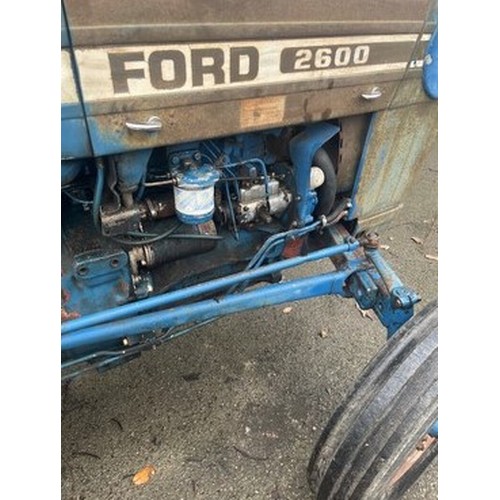 542 - Ford 2600 tractor. 1979. Working order, showing 1700 hours, barn stored for the last 20 years. V5 an... 