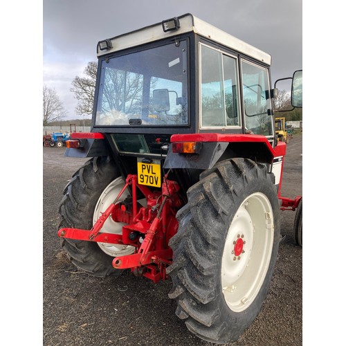 556 - International 684 tractor. 1980, Fully refurbished, excellent for road run, work horse or collection... 