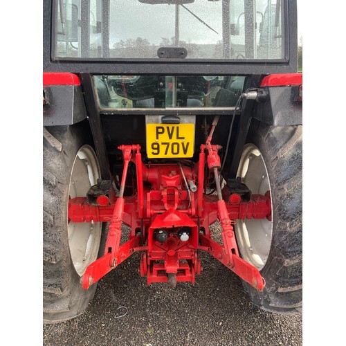 556 - International 684 tractor. 1980, Fully refurbished, excellent for road run, work horse or collection... 