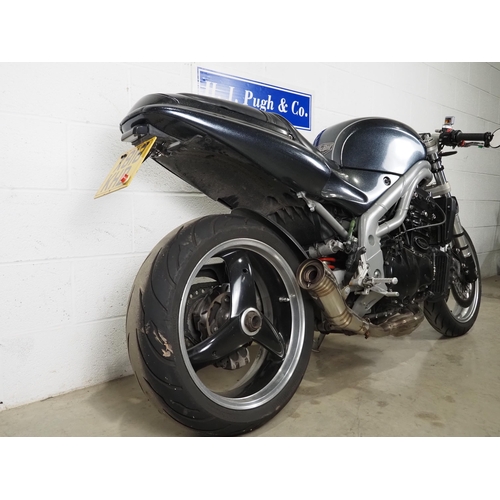 912 - Triumph 955I Speed Triple motorcycle. 2001. 955cc.
Runs and rides, digital dash, custom SS exhaust a... 