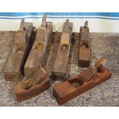 466 - Assorted jointer planes and block planes