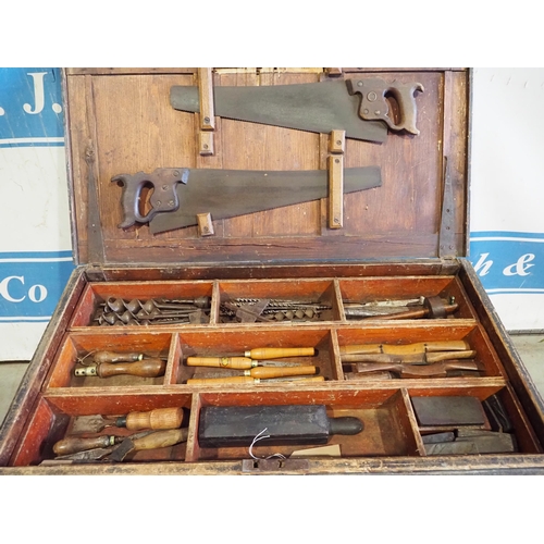 469 - Carpenters tool chest and assorted chisels, auger bits, planes and other woodworking tools